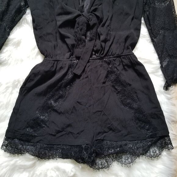 Do + Be Black Lace Tie Front Romper Small - Picture 3 of 9